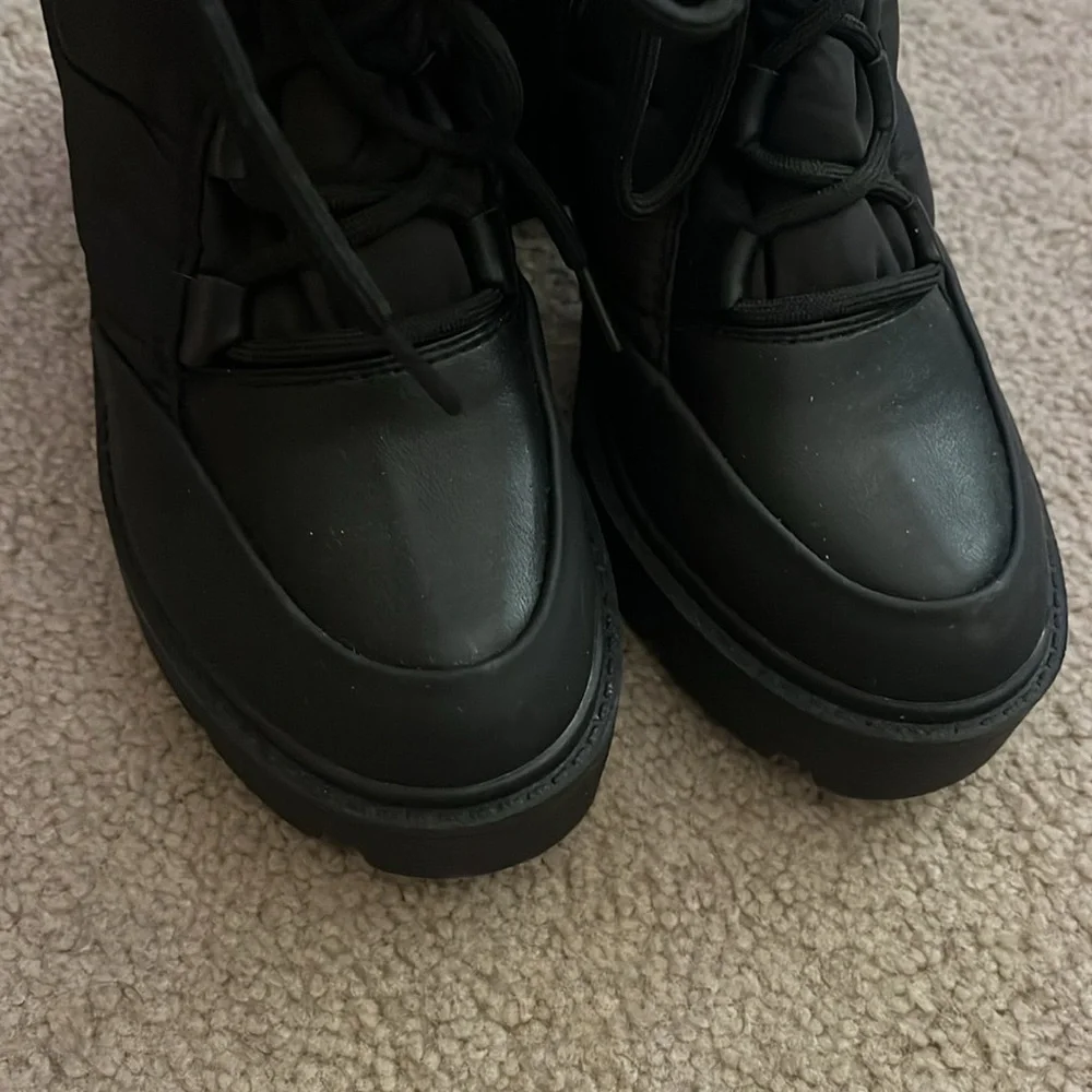 “Dream Pairs- Platform Combat Boots size 6”